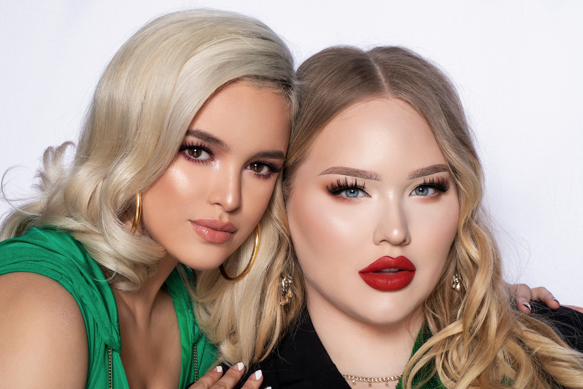 Buy Cosmetics Products & Beauty Products Online discount, deals, Coupons, Cashback, Promo Code, Freebies and special Promotional offers in India - freeshopping